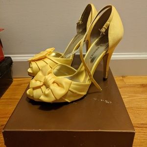 Womens yellow strappy heels